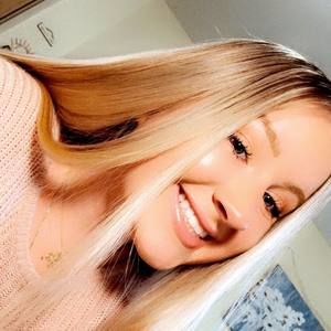 Meet your Posher, Kelli